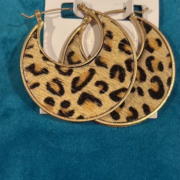 🎉❤️ NEW Angelina Leather Leopard Earrings - Picture 4 of 5